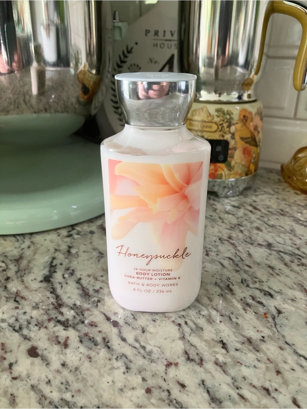 Like New Rare Bath & Body Works Honeysuckle 24 Hour Moisture Body Lotion
